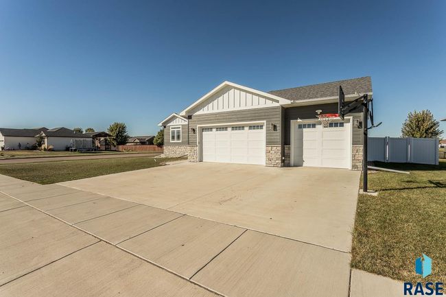 804 Johnson Creek Ct, House other with 3 bedrooms, 2 bathrooms and null parking in Harrisburg SD | Image 5
