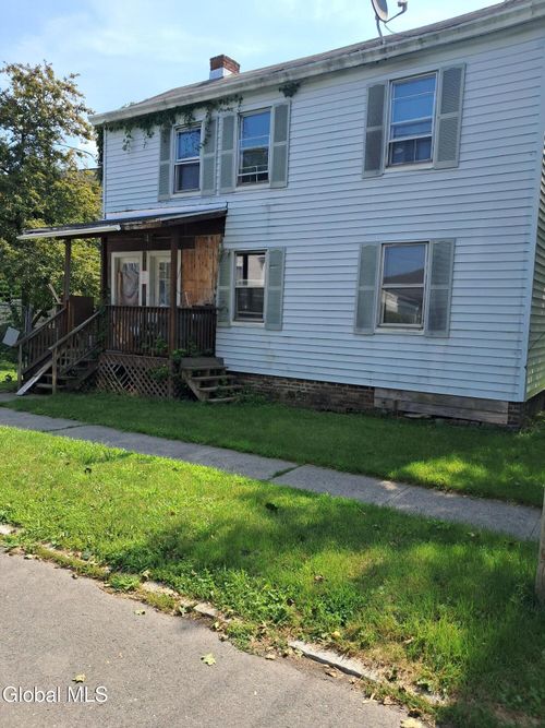 212 2nd Ave, Watervliet, NY, 12189-3916 | Card Image