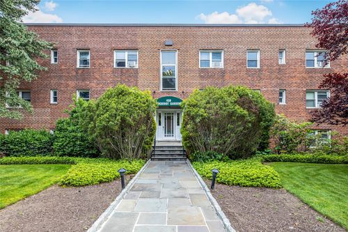 2e-450 Pelham Rd, New Rochelle, NY, 10805-1846 | Card Image