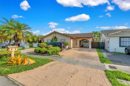 9981 Nw 129th Ter, Hialeah Gardens, FL, 33018-1652 | Card Image