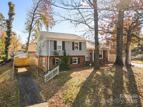 1323 Ranch Rd, Charlotte, NC, 28208-1736 | Card Image