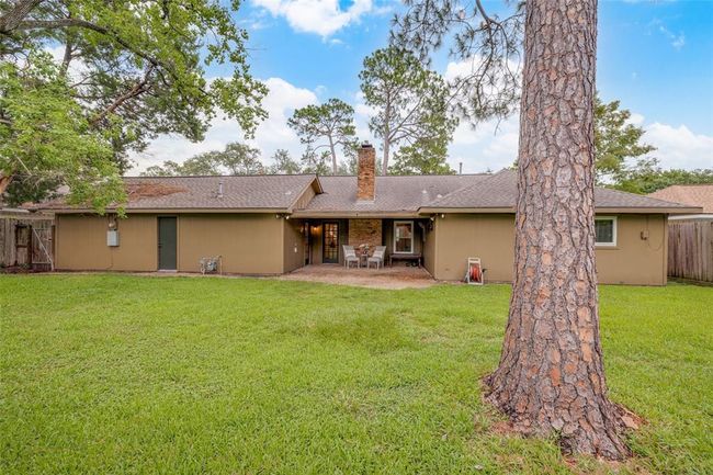 Wonderful large backyard with mature trees | Image 30