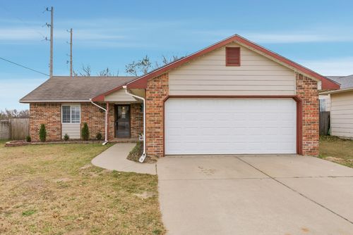 1505 Spring Cir, Haysville, KS, 67060-1470 | Card Image