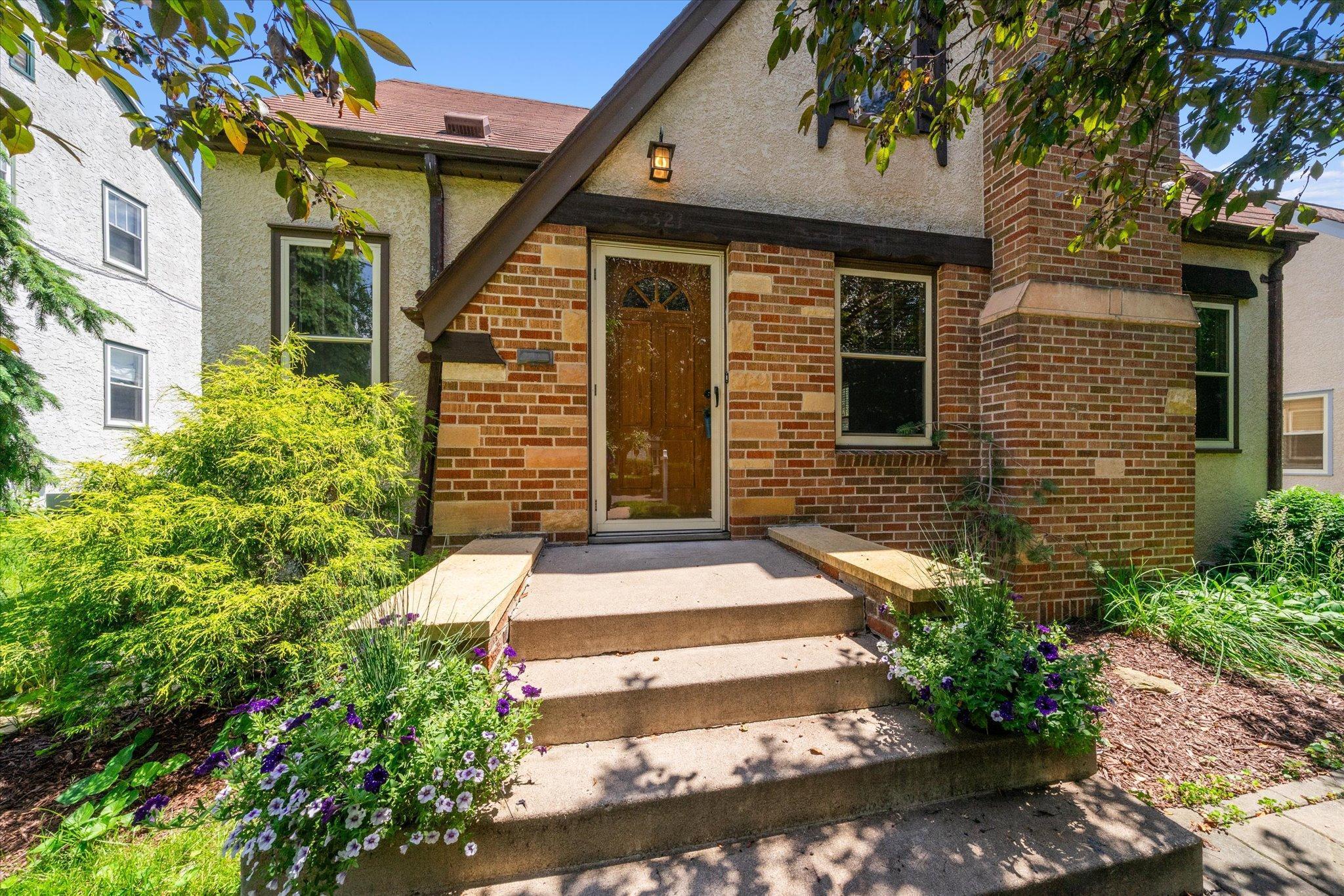 10th Ave, Minneapolis, MN 55417