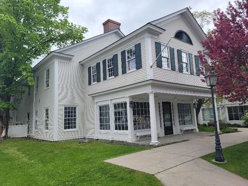 321 Depot St, Manchestr Ctr, VT, 05255-9745 | Card Image