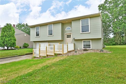 22 Camrose Dr, Niles, OH, 44446-2128 | Card Image