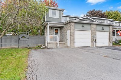 757 Littlestone Cres, Townhouse with 2 bedrooms, 1 bathrooms and 4 parking in Kingston ON | Image 1