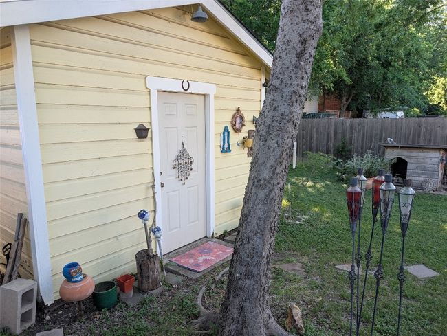 Entrance to property with a lawn and fence | Image 20