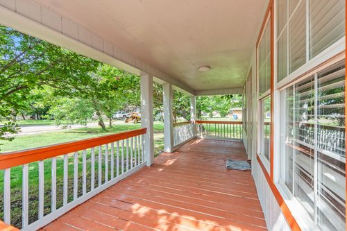 105 E North St, Itasca, TX, 76055-2128 | Card Image