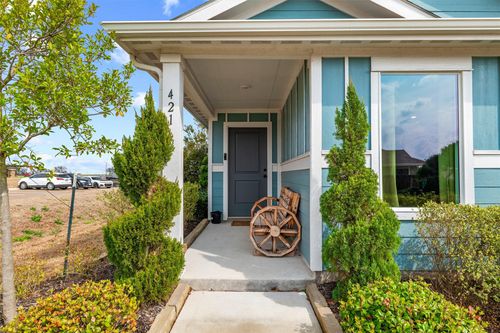 421 Corsair Way, Ferris, TX, 75125-9210 | Card Image