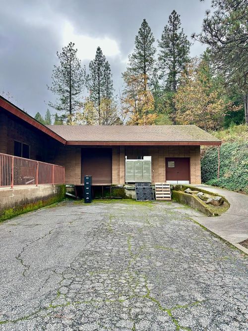 13034 Bitney Springs Rd, Nevada City, CA, 95959-9017 | Card Image