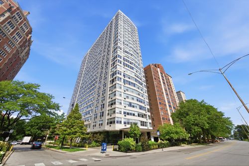 4b-3900 N Lake Shore Dr, Chicago, IL, 60613-3462 | Card Image