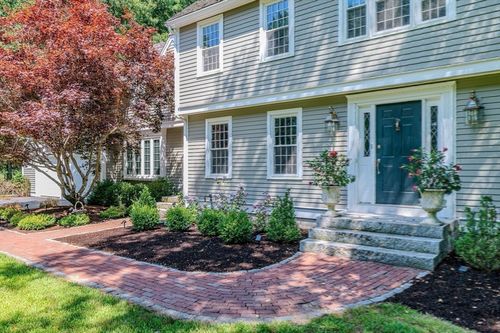 152 Prospect St, Hingham, MA, 02043-3441 | Card Image