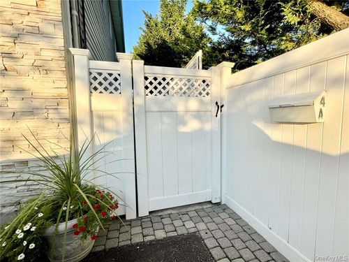 a-4 Ashwood Rd, Port Washington, NY, 11050-1602 | Card Image