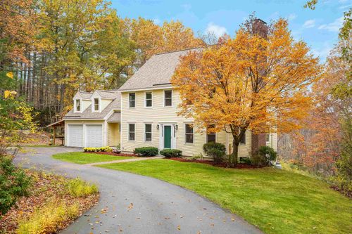 6 Whittemore Ln, Amherst, NH, 03031-3030 | Card Image