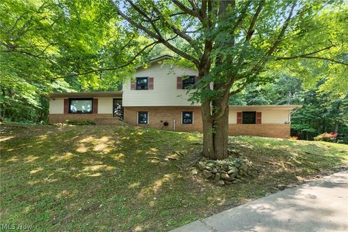 8148 Avalon Road Nw, Malvern, OH, 44644 | Card Image