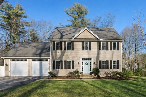 578 Carpenter Rd, Whitinsville, MA, 01588-1344 | Card Image