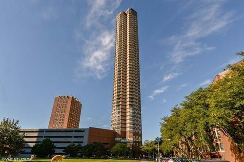 apt-2803-3660 N Lake Shore Dr, Chicago, IL, 60613-5313 | Card Image