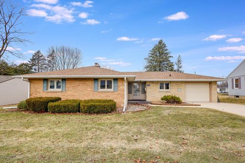 3702 Schroeder Drive, Manitowoc, WI, 54220 | Card Image