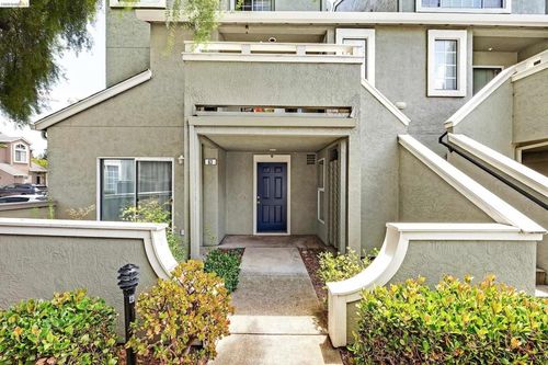 63 Trestle Dr, Hayward, CA, 94544-1388 | Card Image