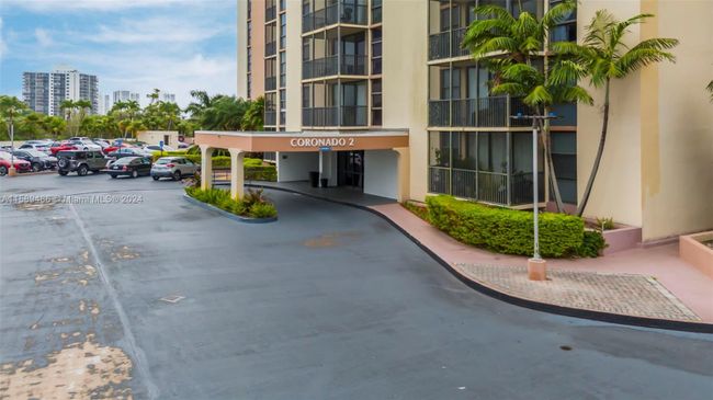 528 - 20301 W Country Club Dr, Condo with 2 bedrooms, 2 bathrooms and null parking in Aventura FL | Image 36