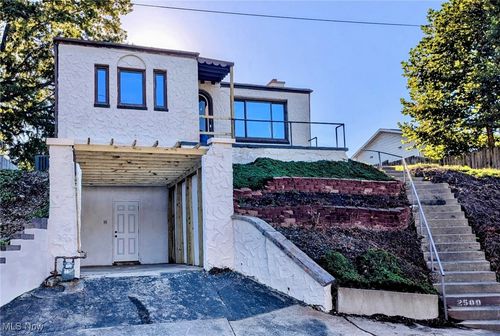 2500 New York Ave, Parkersburg, WV, 26101-2946 | Card Image