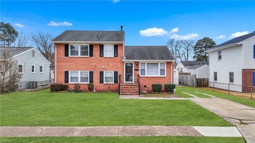 819 Headrow Ter, Hampton, VA, 23666-2002 | Card Image