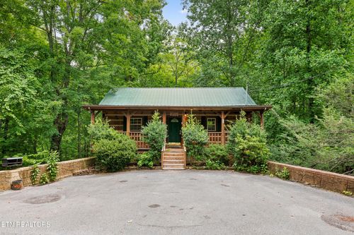 745 Hazy Cir, Gatlinburg, TN, 37738-5209 | Card Image