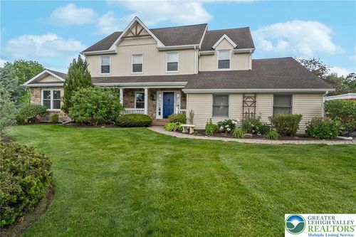 4050 Ascot Cir, Allentown, PA, 18103-9362 | Card Image