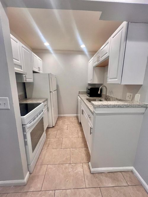 apt-a38-1500 N Congress Ave, West Palm Beach, FL, 33401-1747 | Card Image