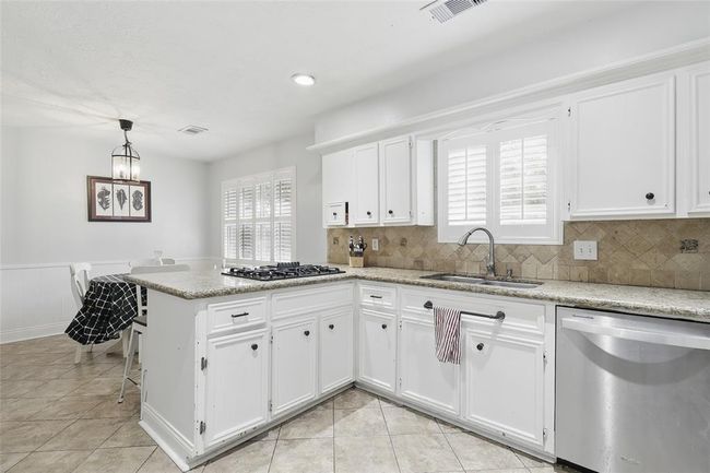 Kitchen | Image 11