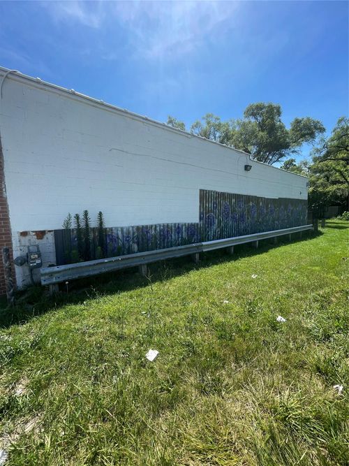 19735 Conant St, Detroit, MI, 48234-1330 | Card Image