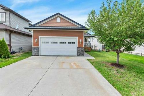 111 Vanson Close, Red Deer, AB, T4R0G8 | Card Image