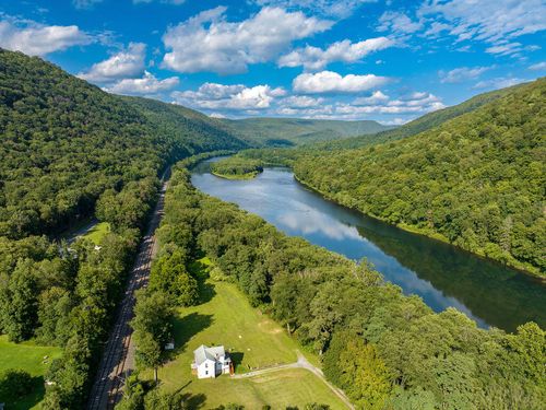 229 River Rd, RENOVO, PA, 17764-9403 | Card Image