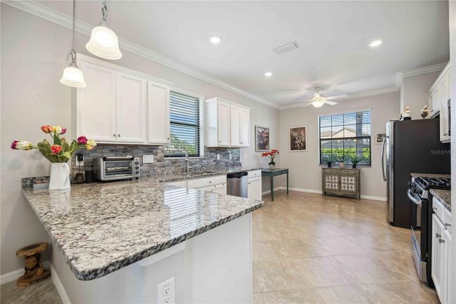 10008 Carnoustie Pl, House other with 3 bedrooms, 2 bathrooms and null parking in BRADENTON FL | Image 8