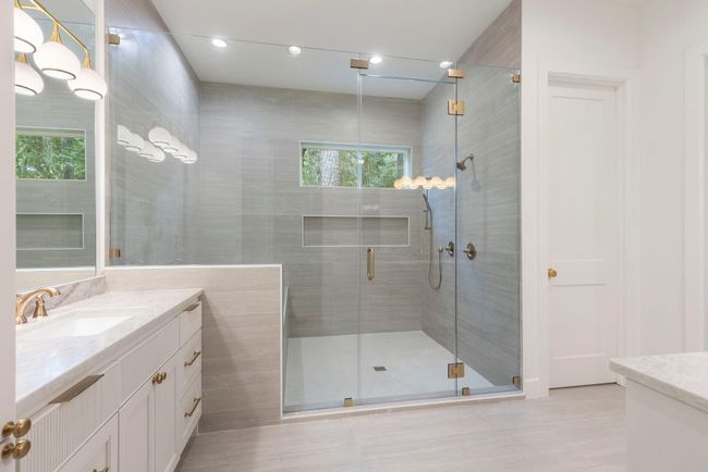 Amazing shower and... | Image 16