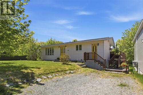 40 Squires Avenue, Conception Bay South, NL, A1W4R5 | Card Image