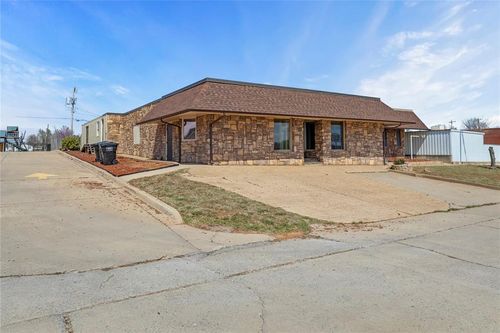 221 W Main St, Hydro, OK, 73048-8700 | Card Image