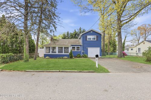 5 Rickard Ct, Toms River, NJ, 08753-7026 | Card Image