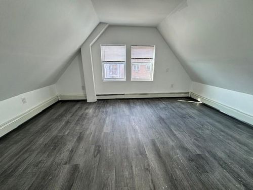 fl-3rd-139 88th Ave, Jamaica, NY, 11435-3222 | Card Image