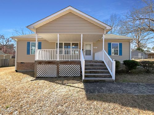 207 Lawrence St, Fuquay-Varina, NC, 27526-1827 | Card Image