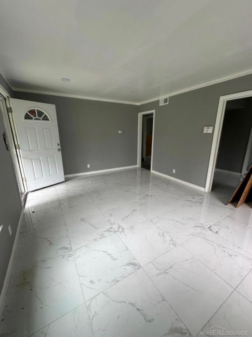 20300 Bloom St, Detroit, MI, 48234-2472 | Card Image