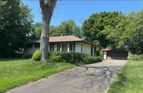 2329 Elm Dr, White Bear Lake, MN, 55110-5532 | Card Image