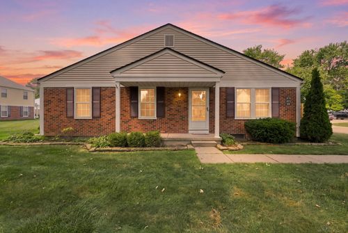 24729 Meadow Creek Dr, Harrison Twp, MI, 48045-3139 | Card Image