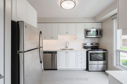 25-560 Waverly St N, Oshawa, ON, L1J5Y4 | Card Image
