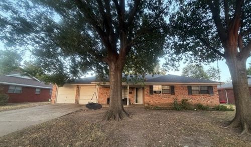 7813 Chantilly Ln, Fort Worth, TX, 76134-4601 | Card Image