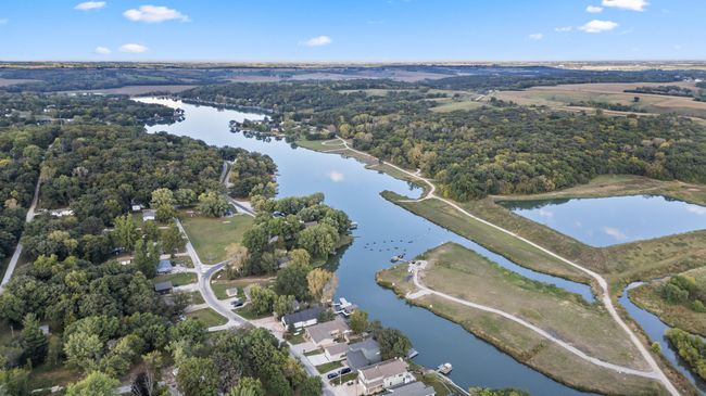 8479 Lakeshore Dr, Home with 3 bedrooms, 2 bathrooms and null parking in Dexter IA | Image 34