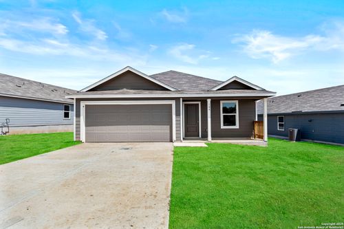 104 Autumn Trl, Floresville, TX, 78114-0139 | Card Image
