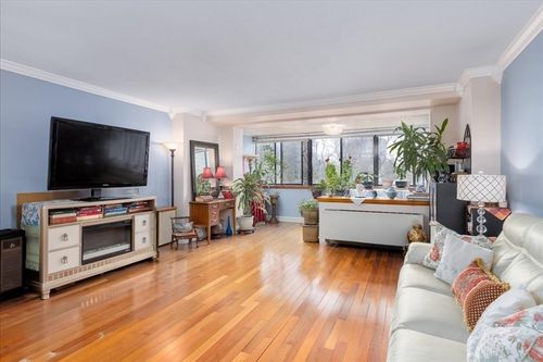 4n-6 Whittier Pl, Boston, MA, 02114-1405 | Card Image