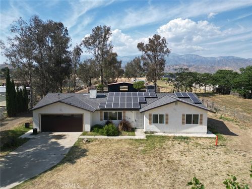 943 Wesley St, Banning, CA, 92220-6337 | Card Image